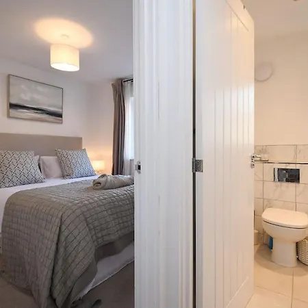 District Haven - Modern Comfort In