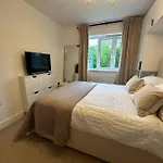District Haven - Modern Comfort In Semesterbostad
