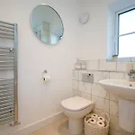 District Haven - Modern Comfort In *