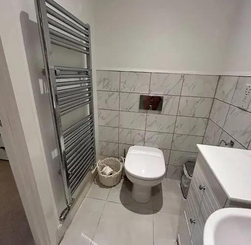 District Haven - Modern Comfort In