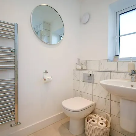 District Haven - Modern Comfort In *